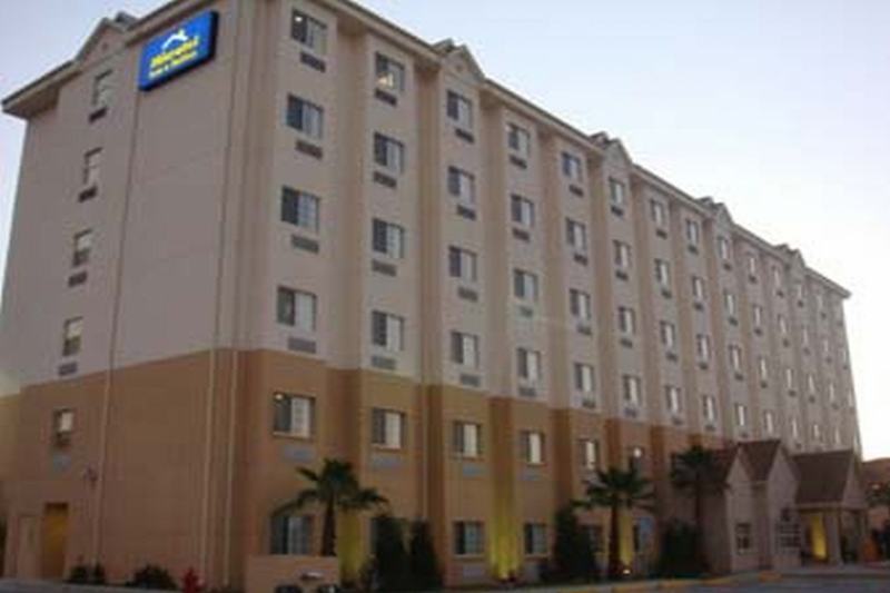 Microtel Inn And Suites By Wyndham Toluca Exterior foto